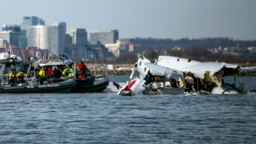 Vietnamese leaders offer condolences over Washington DC plane crash